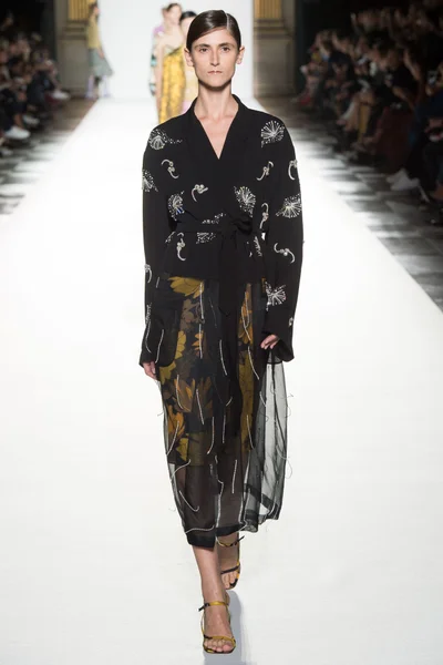 Look 43
